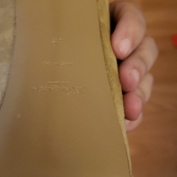 Shoes - Picture 5 of 6